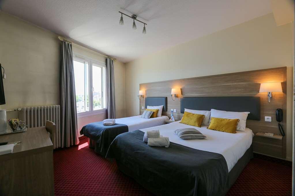 Brit Hotel Bleu Nuit Saintes Quarto foto