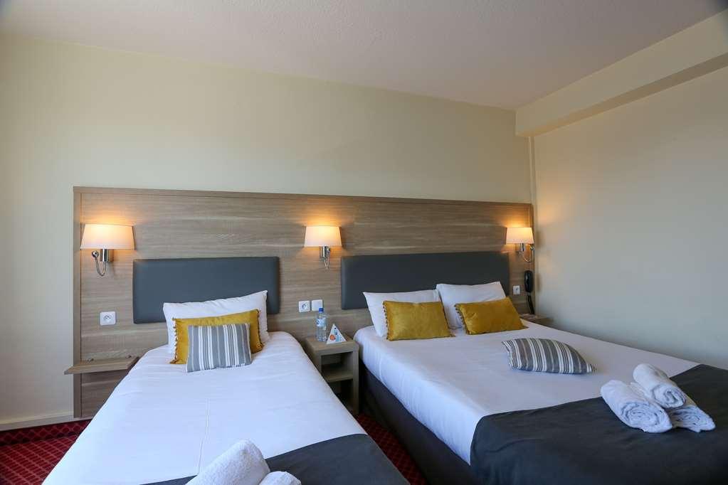 Brit Hotel Bleu Nuit Saintes Quarto foto