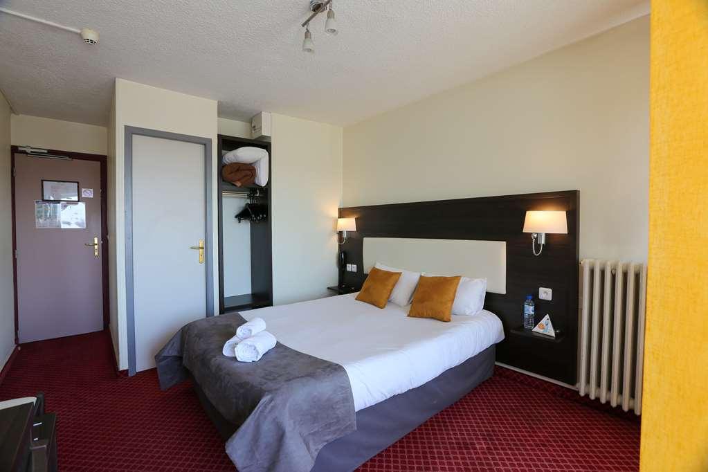 Brit Hotel Bleu Nuit Saintes Quarto foto