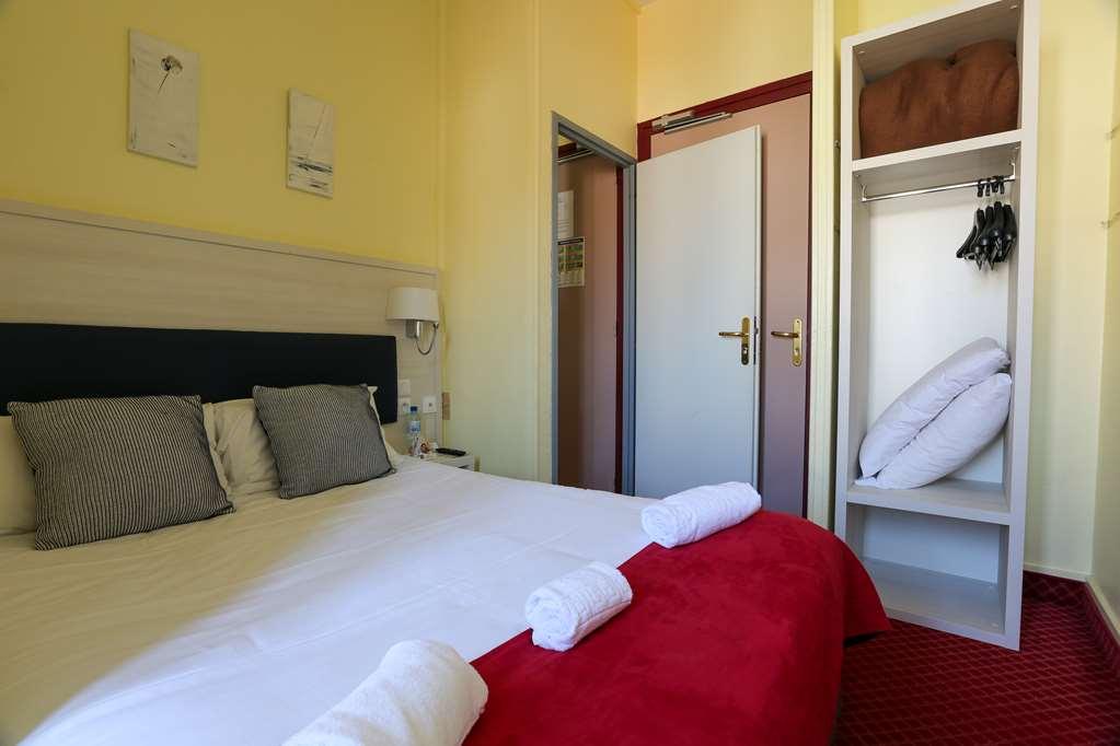 Brit Hotel Bleu Nuit Saintes Quarto foto