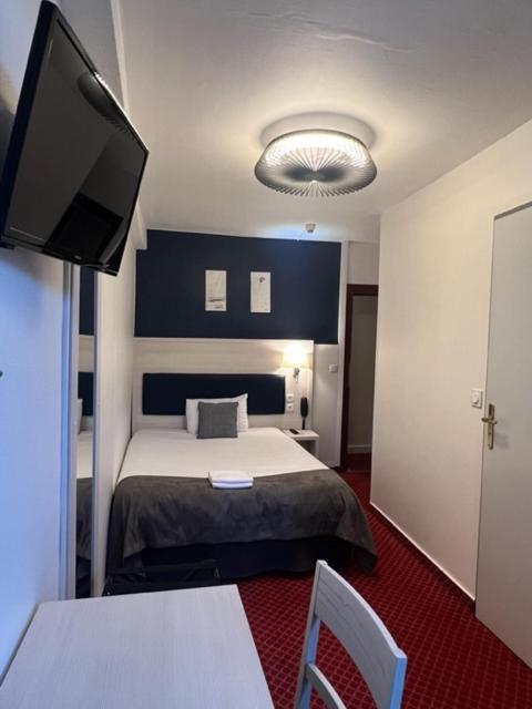 Brit Hotel Bleu Nuit Saintes Exterior foto