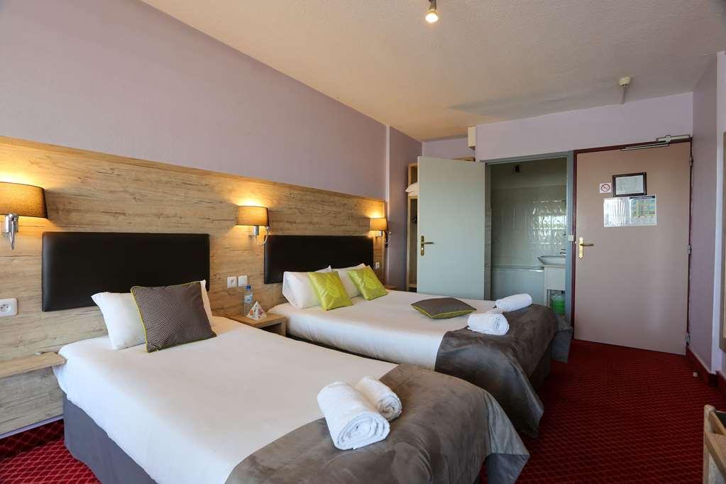 Brit Hotel Bleu Nuit Saintes Quarto foto