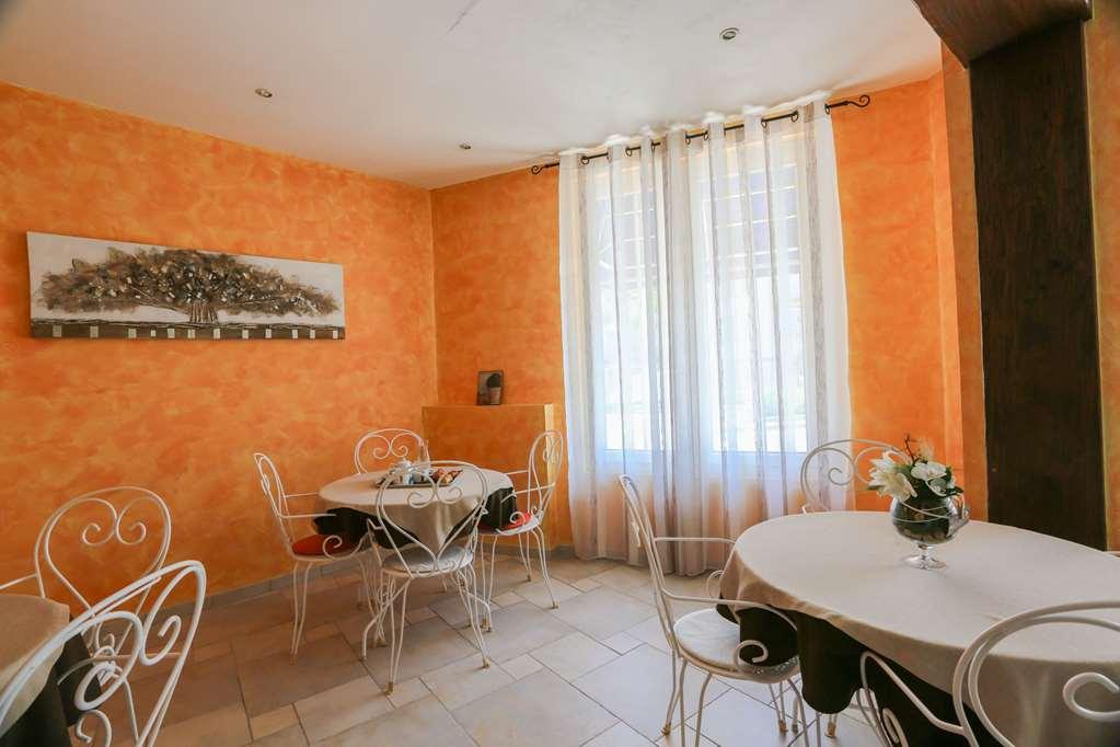 Brit Hotel Bleu Nuit Saintes Quarto foto