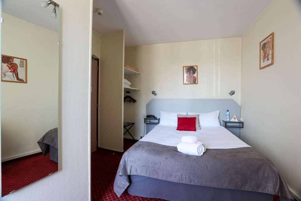 Brit Hotel Bleu Nuit Saintes Quarto foto