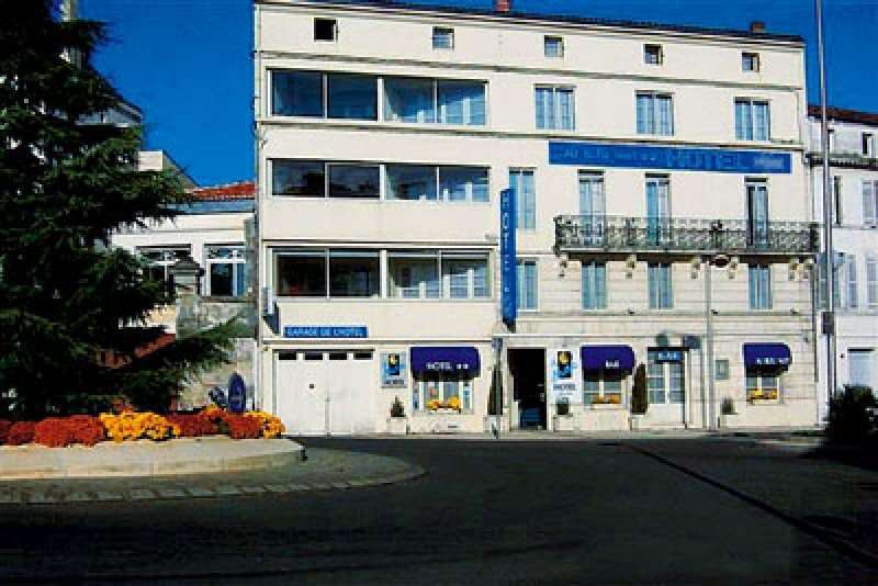 Brit Hotel Bleu Nuit Saintes Exterior foto
